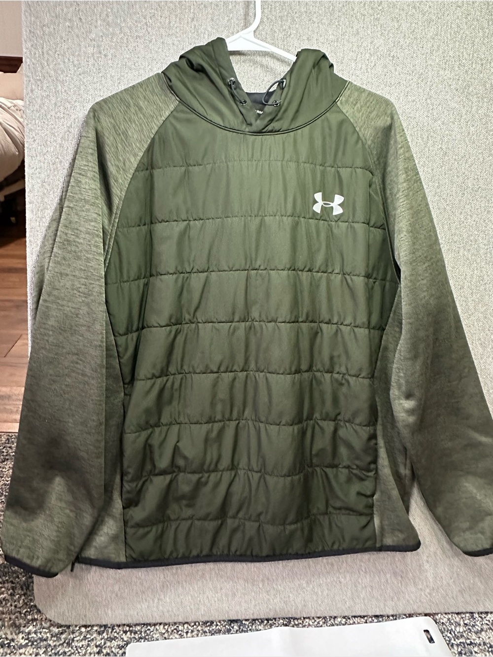 Under Armour Men’s Olive Green Quilted Hoodie